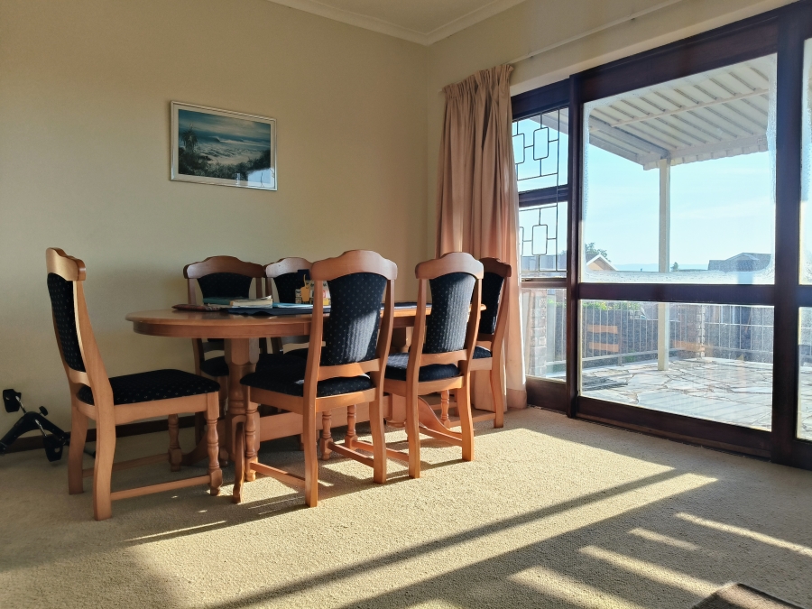 3 Bedroom Property for Sale in Wavecrest Eastern Cape
